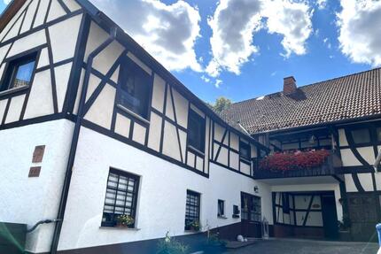 Charmantes Fachwerkhaus mit Scheune & Werkstatt - bezugsfertig - Weilmünster