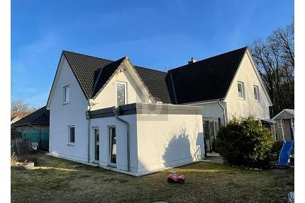 ENERGIEEFFIZIENT UND MODERN MIT SAUNA - Soderstorf