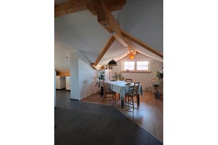 Schöne 2-Zimmer-Dachgeschosswohnung mit Bergblick - Tuntenhausen