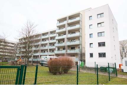 Wohnung zum Mieten in Halle (Saale) 327,00 € 37.07 m²