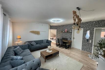 Moderne Großzügige 4 Zimmer Dachgeschosswohnung mit Stellplatz - Waiblingen Bittenfeld