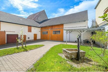 Haus, Mehrfamilienhaus, Bauernhaus, ländliches Anwesen - Arnstein