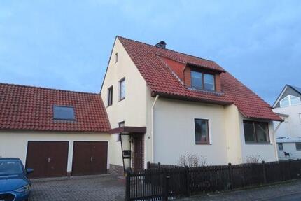 *Langenhagen-Krähenwinkel* 5-Zi.-EG-Whg. mit Terrasse u. Garten.