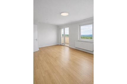 Charmante frisch sanierte Wohnung mit Balkon & Stellplatz - Jena Lobeda-Altstadt