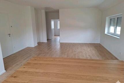 Mietwohnung mit Balkon - 950,00&nbsp;EUR Kaltmiete, ca.&nbsp; 106,00&nbsp;m&sup2; in Heimbuchenthal (PLZ: 63872)