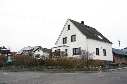 Geräumiges Einfamilienhaus mit ca. 1000 m² Grundstück & Nebengeb. - Dornburg
