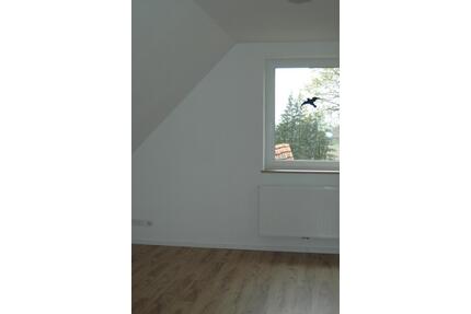 Kleines Haus auf Resthof - 700,00&nbsp;EUR Kaltmiete, ca.&nbsp; 100,00&nbsp;m&sup2; in Varrel (PLZ: 27259)