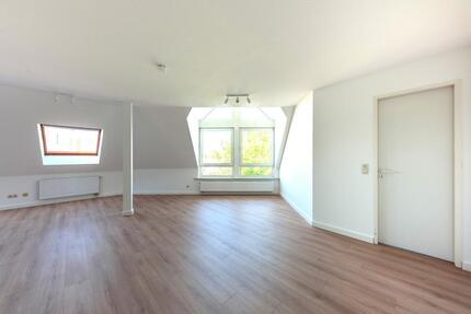 Helle Maisonette Wohnung mit PKW Stellplatz - Seligenstadt