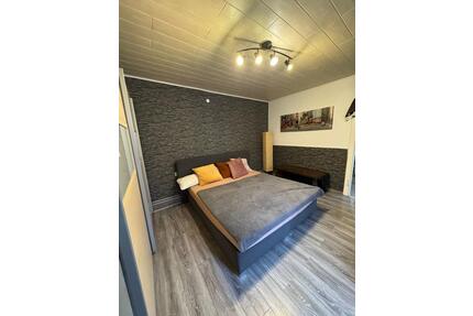 55 qm | voll möbliert | ruhiger Hinterhof & eigener Eingang - Duisburg Essenberg