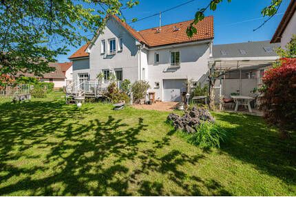 Stilvolles Haus mit Doppelgarage, Carport, Garten & besonderer Architektur in Gaggenau-Rotenfels