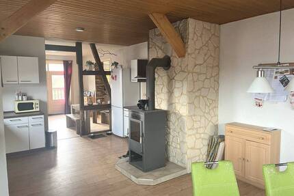 Großzügiges Einfamilienhaus mit Garten - Deesbach