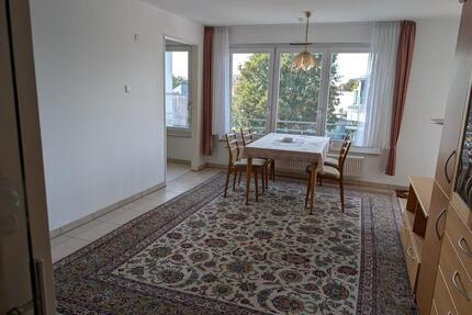 Helle Seniorenwohnung mit Balkon im Herzen von Laupheim