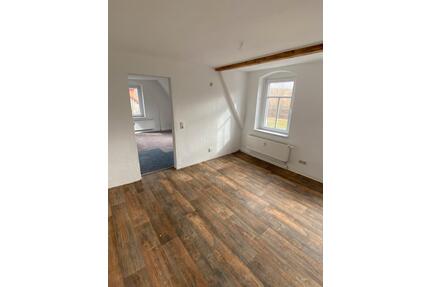Helle 2-Raum Wohnung in Nossen - 280,00&nbsp;EUR Kaltmiete, ca.&nbsp; 52,00&nbsp;m&sup2; in Nossen (PLZ: 01683)
