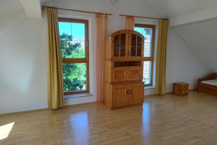 Helles Appartement mit großzügigem Essen, Wohnen, Schlafen - Ergolding