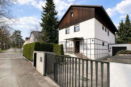 Haus zum Kaufen in München 1.320.000,00 € 235.37 m²