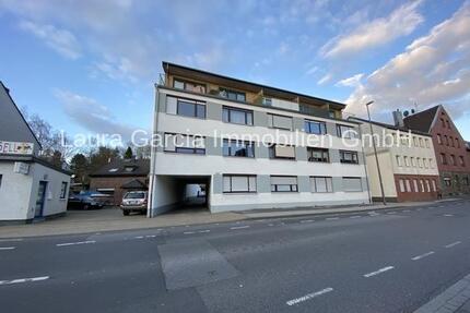 Laura Garcia Immobilien- Voll möblierte 2-Zi.-Wohnung mit Einbauküche(neu) und KFZ-Stellplatz! - Aachen Eilendorf