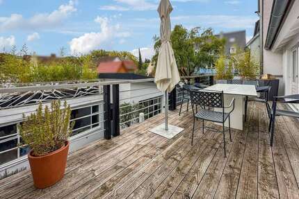 Haus zum Mieten in Freiburg im Breisgau Sankt Georgen 3.000,00 € 230 m² - Freiburg im Breisgau / Sankt Georgen