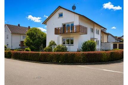 GROßZÜGIGES ZUHAUSE - 550.000,00&nbsp;EUR Kaufpreis, ca.&nbsp; 193,00&nbsp;m&sup2;&nbsp;Wohnfl&auml;che in Klettgau (PLZ: 79771)