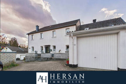 Großzügiges Ein- bis Zweifamilienhaus mit traumhaften Grundstück in Herzogenrath - Merkstein!
