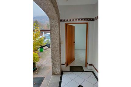 Schönes sonniges Apartment - 450,00&nbsp;EUR Kaltmiete, ca.&nbsp; 31,00&nbsp;m&sup2; in Bad Reichenhall (PLZ: 83435)
