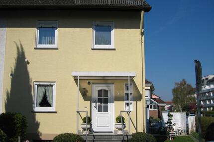 *Schönes Reihenendhaus mit Balkon und kleinem Garten* - Maintal