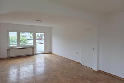 3 Zimmer Wohnung, Küche, Bad, WC separat zu vermieten - Beverungen