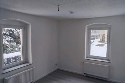 NEU SANIERT! 2R-Wohnung 40 m² mit Stellplatz ***Vermieter-Bonus 2 Kaltmieten geschenkt*** - Oederan Lößnitztal