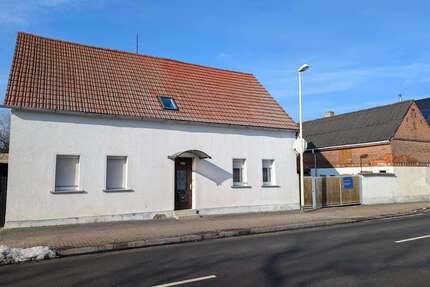 Haus zum Kaufen in Bad Schmiedeberg 68.000,00 € 104 m²