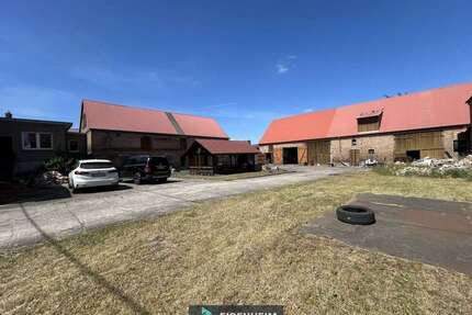 Haus zum Kaufen in Löwenberger Land 249.000,00 € 290 m²