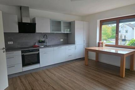 4-ZIMMER-WOHNUNG - 1.250,00&nbsp;EUR Kaltmiete, ca.&nbsp; 90,00&nbsp;m&sup2; in Üchtelhausen (PLZ: 97532)