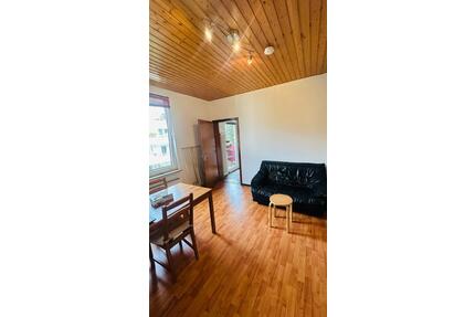 Voll möblierte Wohnung zur Untervermietung für nur April Monat - Stuttgart Lehen