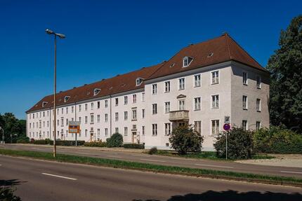 Kleines Zimmer 9,03 m² innerhalb einer 2er-WG EG re Zimmer 1064 - Wolfsburg