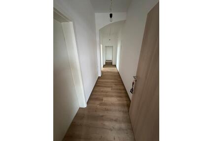 2 ZKB Zu Vermieten - 880,00&nbsp;EUR Kaltmiete, ca.&nbsp; 75,00&nbsp;m&sup2; in Preußisch Oldendorf (PLZ: 32361)