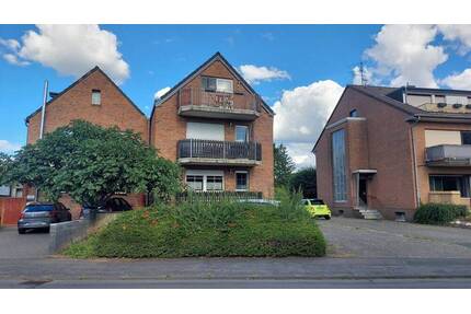 *** Charmante Dachgeschosswohnung in ruhiger Lage - mit Balkon und Carport *** - Brühl Schwadorf