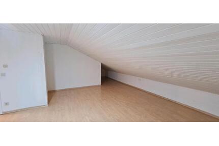 2 Zimmer Dachgeschoss Wohnung nähe Schule - Dorfen