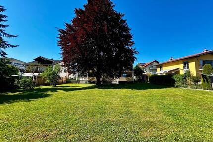 Gut gelegenes Baugrundstück zu verkaufen - vielseitige Bebauung möglich! - Stephanskirchen / Schloßberg Entleiten