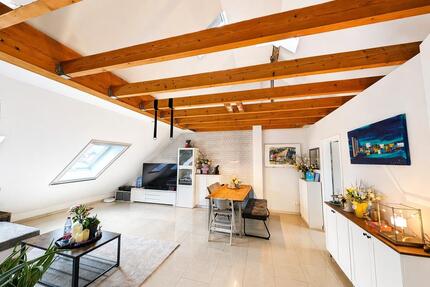 Helle 2-Zimmer-Wohnung mit Dachterrasse - perfekt angebunden - Frankfurt am Main Schwanheim