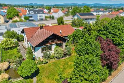 Haus zum Kaufen in Parkstetten 695.000,00 € 298 m²