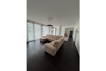 Penthousewohnung - 2.000,00&nbsp;EUR Kaltmiete, ca.&nbsp; 180,00&nbsp;m&sup2; in Geilenkirchen (PLZ: 52511)