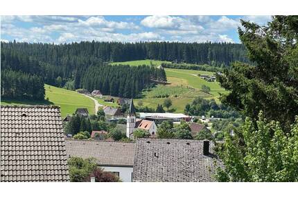 Frisch sanierte 3,5-Zimmer Wohnung mit Weitblick, ruhig gelegen am Sommerberg von Unterkirnach