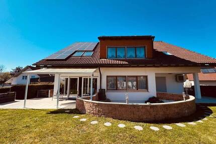 Hochwertiges 2-Familienhaus mit ELW und großem Garten - Aalen Dewangen