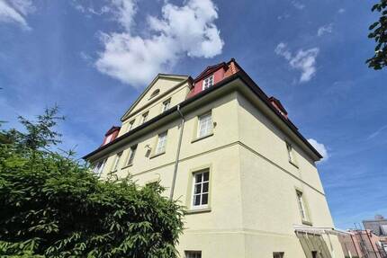 BESICHTIGUNGSTERMIN BITTE TELEFONISCH VEREINBAREN - 3 Raumwohnung im Souterrain mit Stellplatz in gepflegten Mehrfamilienhaus - Gotha