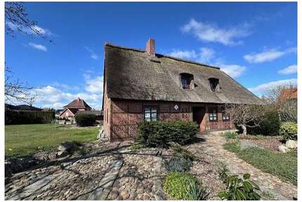 Haus zum Kaufen in Hemmoor 439.000,00 € 268.66 m²
