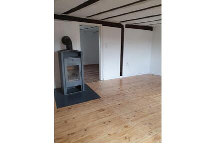 3-Zimmer-Wohnung im 2-FH mit Terrasse, Outdoor Bereich - Großostheim