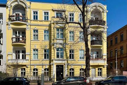 modernisierte 3-Zimmer-Eigentumswohnung, ca. 95 m², bezugsfrei kaufen, zentrale Lage Berlin-Steglitz