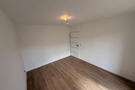 3 ZKB Erdgeschosswohnung mit Klimaanlage - Eisenberg (Pfalz)