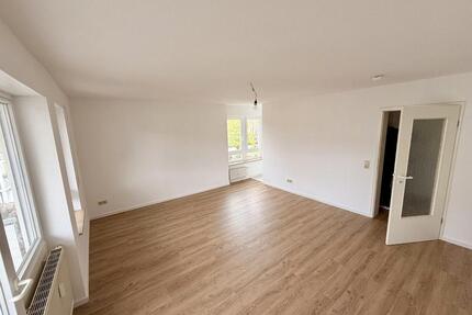 Renovierte 1-Zimmer-Wohnung mit Balkon & neuer Küche nahe Basel - Weil am Rhein