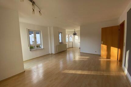 Gemütliche 2-Zimmer-Wohnung mit Balkon und Stellplatz - Stuttgart Neuwirtshaus