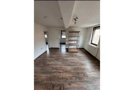 3 Zimmer Wohnung in Züttlingen - 750,00&nbsp;EUR Kaltmiete, ca.&nbsp; 60,00&nbsp;m&sup2; in Möckmühl (PLZ: 74219)