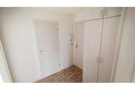 frisch renovierte 1-Zimmer Wohnung - Nienburg (Saale)